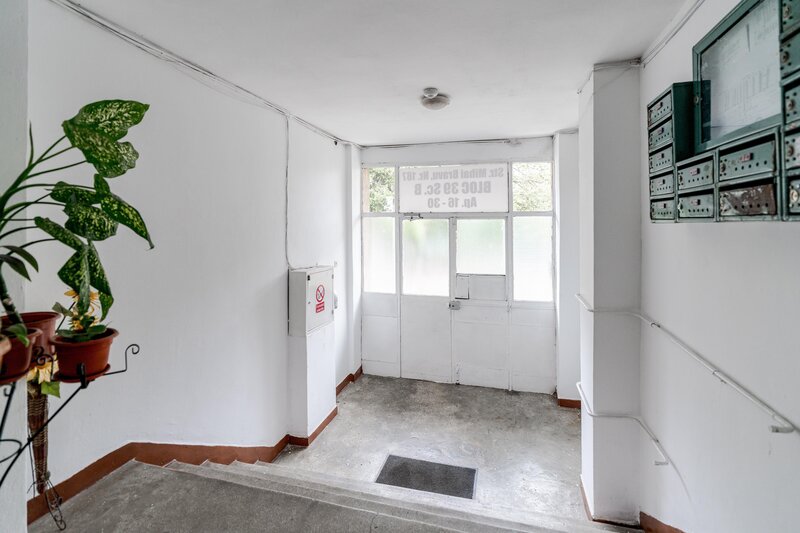 Mihai Bravu, Ploiesti.